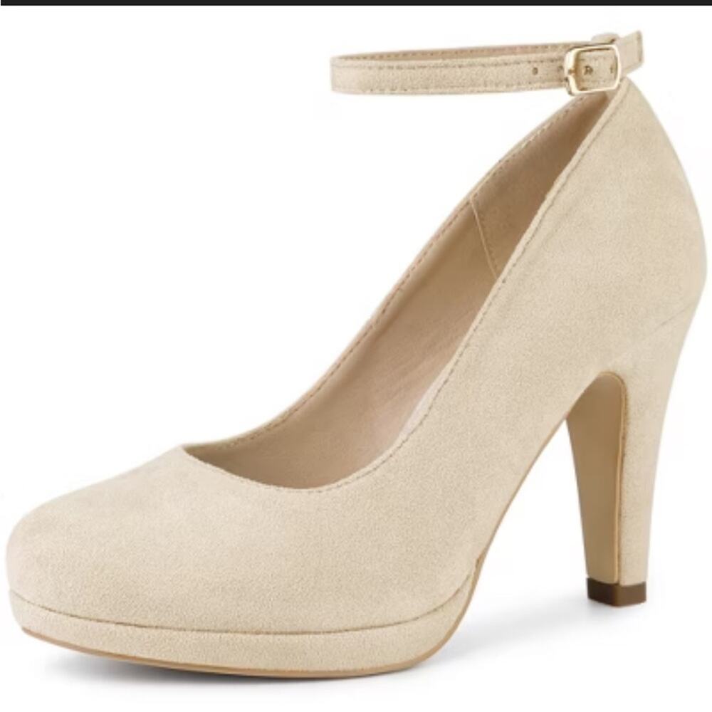 Micro suede cream Mary Jane pumps